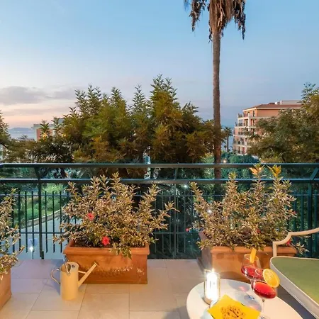 Overture - Panoramic Luxury Terrace Center * סורנטו