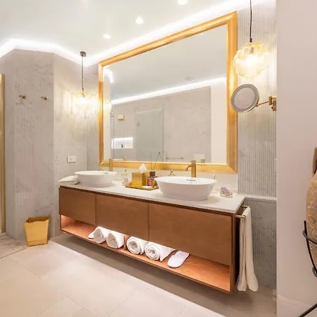 Overture - Panoramic Luxury Terrace Center *